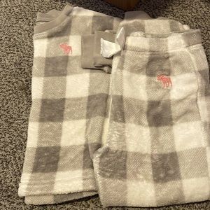 Abercrombie Kids girls size 7/8 pajamas